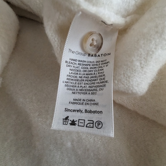 Aritzia  Babaton New Lounge Cardigan Button front, v-neck cardigan Oak SMALL - Picture 3 of 5